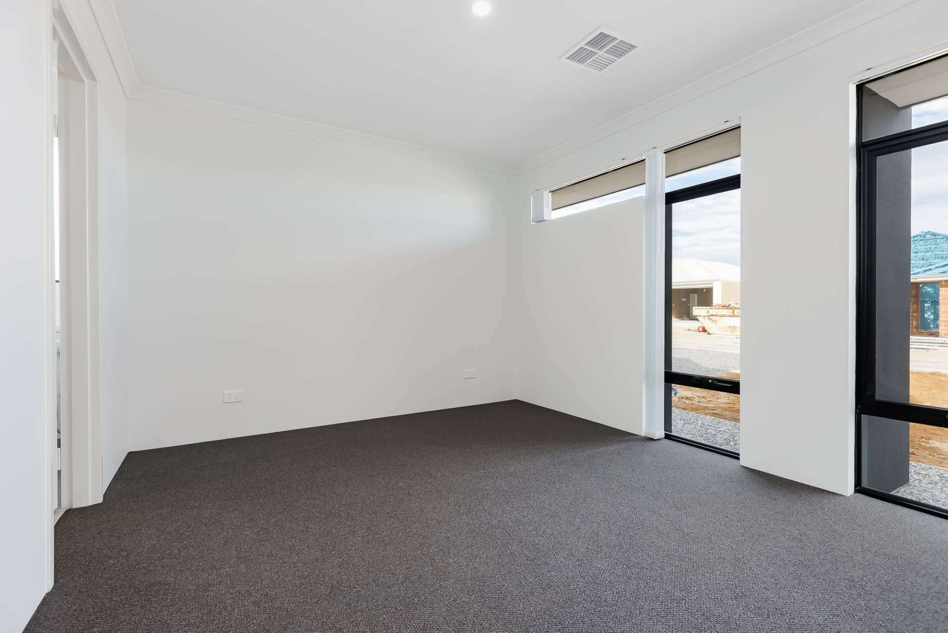 25 Brumlow Way, Lakelands - Thumbnail 8