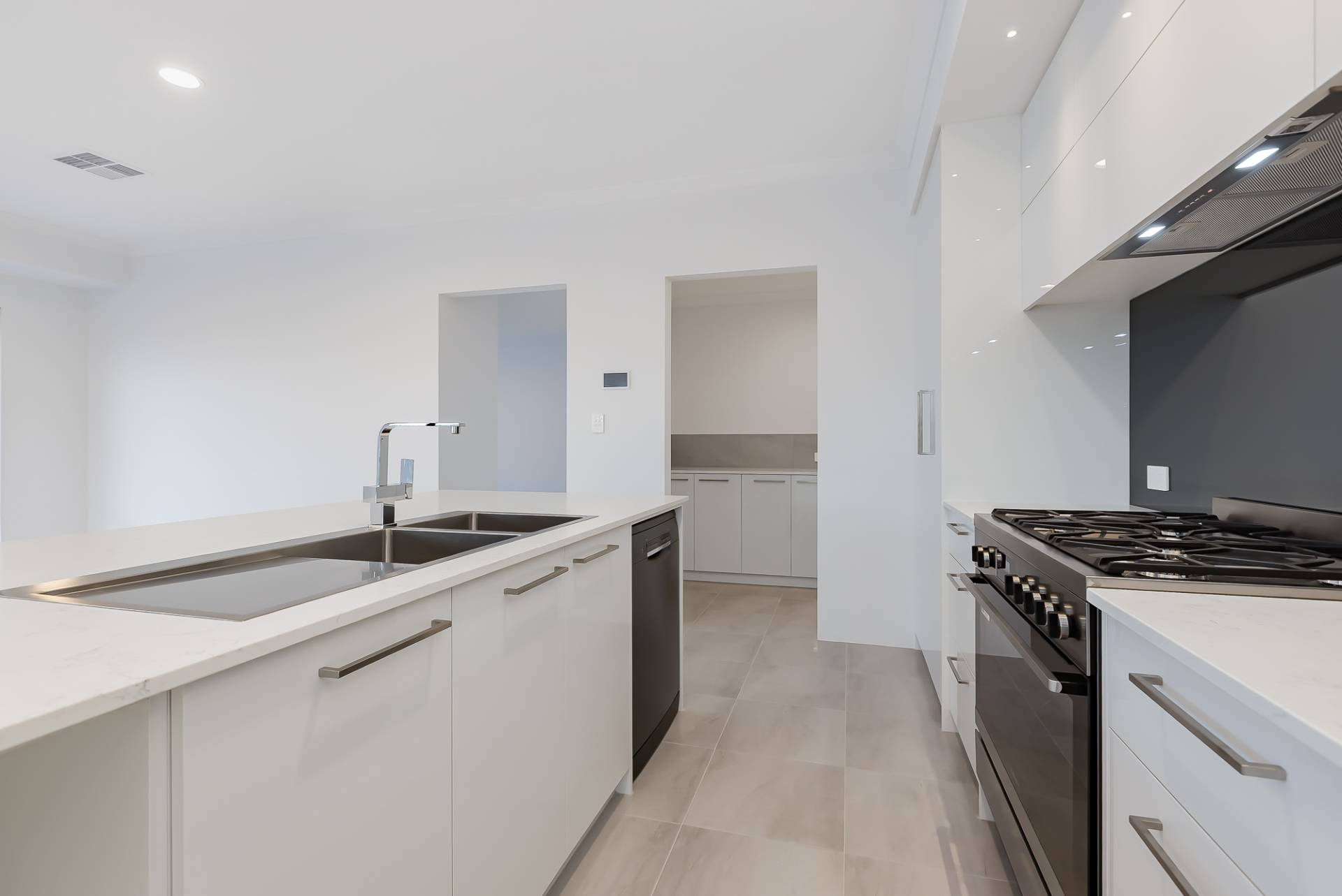 25 Brumlow Way, Lakelands - Thumbnail 6