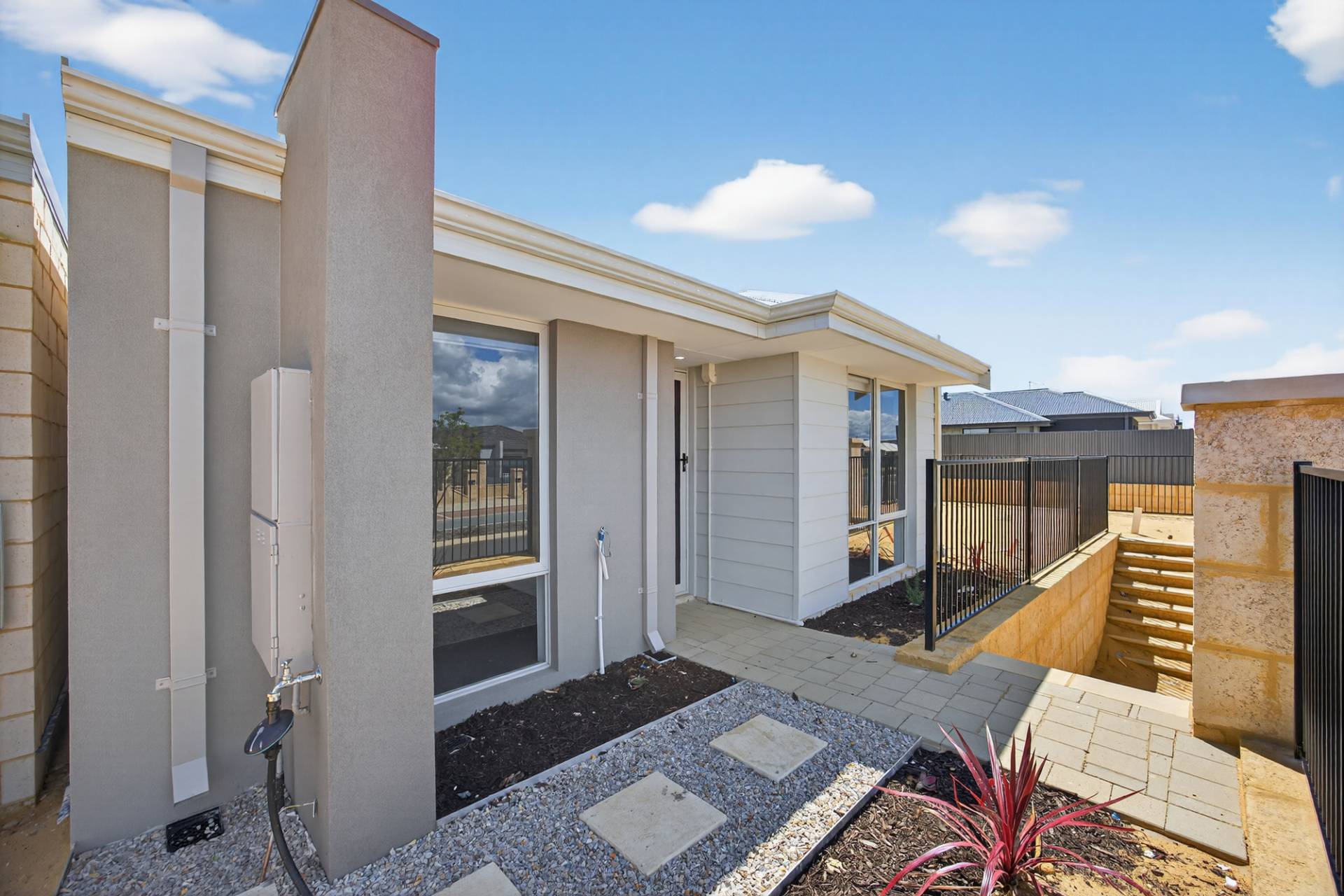 153 Badgerup Avenue, Lakelands - Thumbnail 2