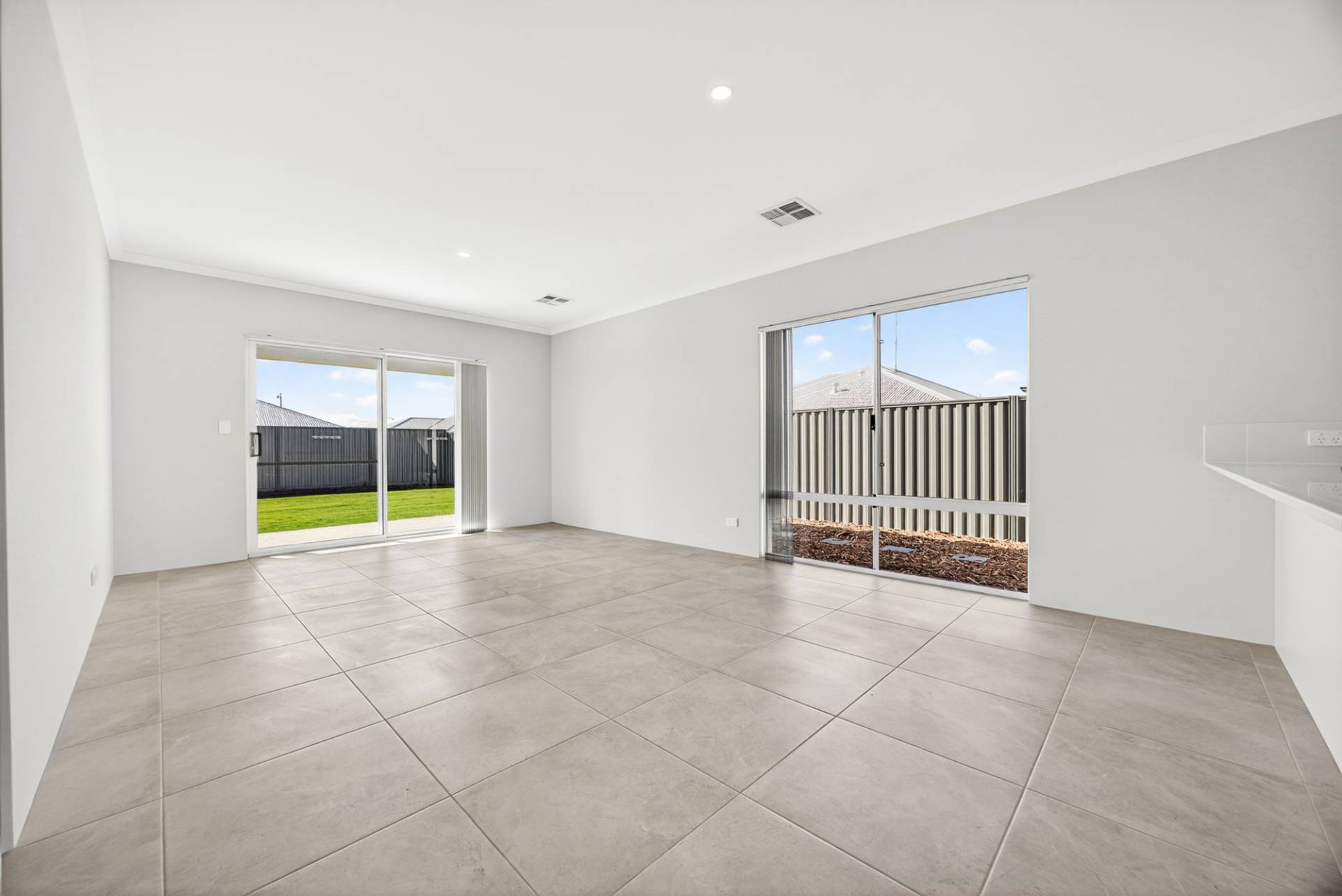 4 Feldspar Road, South Yunderup - Thumbnail 2