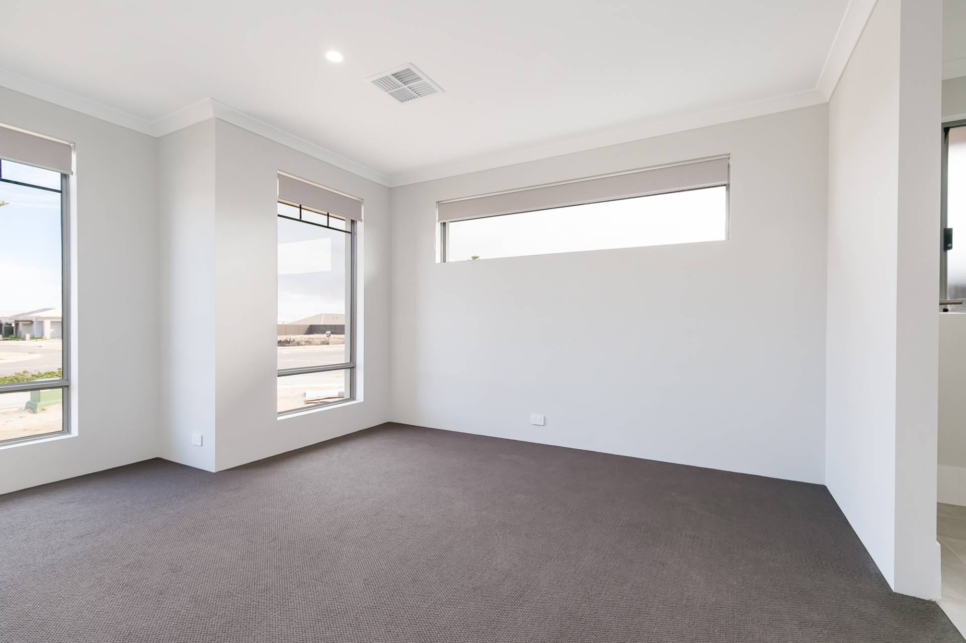 74 Marginella Boulevard, Jindalee - Thumbnail 2