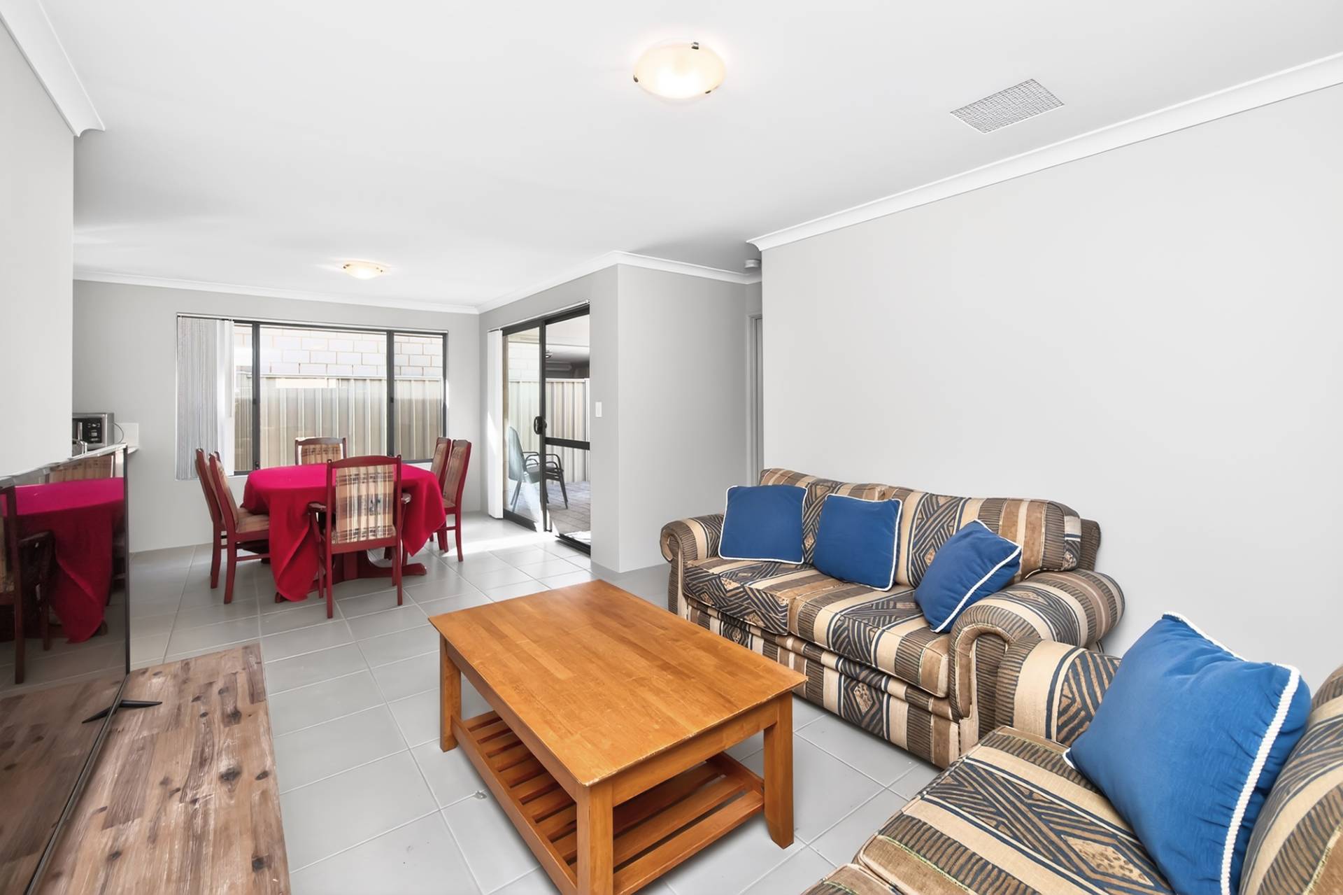 35 Vignerons Loop, Hocking - Thumbnail 6
