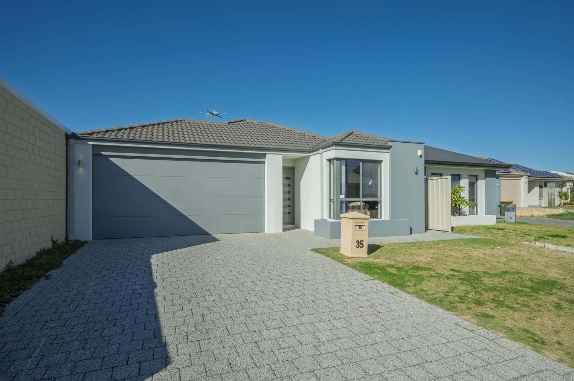 35 Vignerons Loop, Hocking - Thumbnail 2