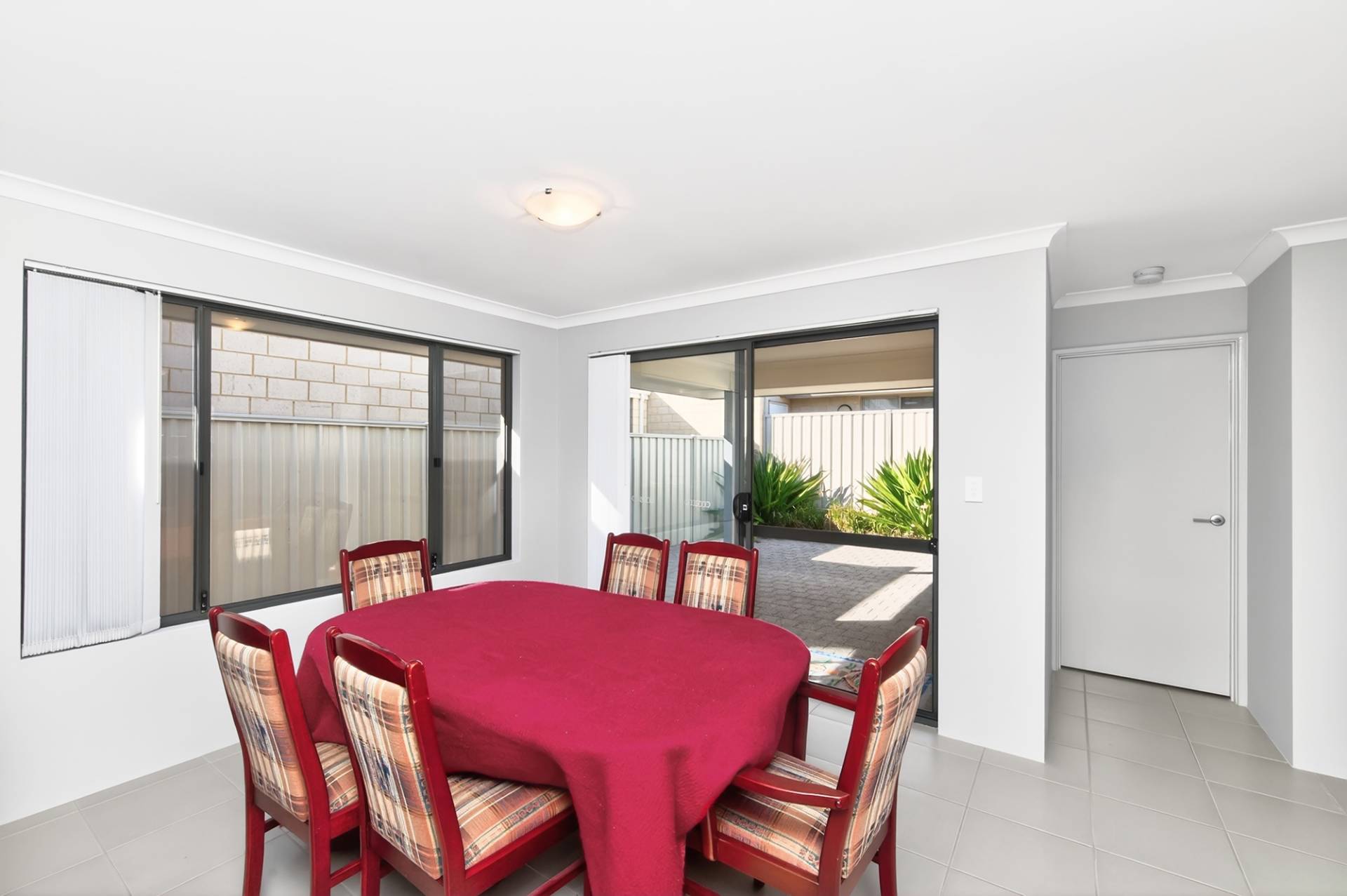 35 Vignerons Loop, Hocking - Thumbnail 7