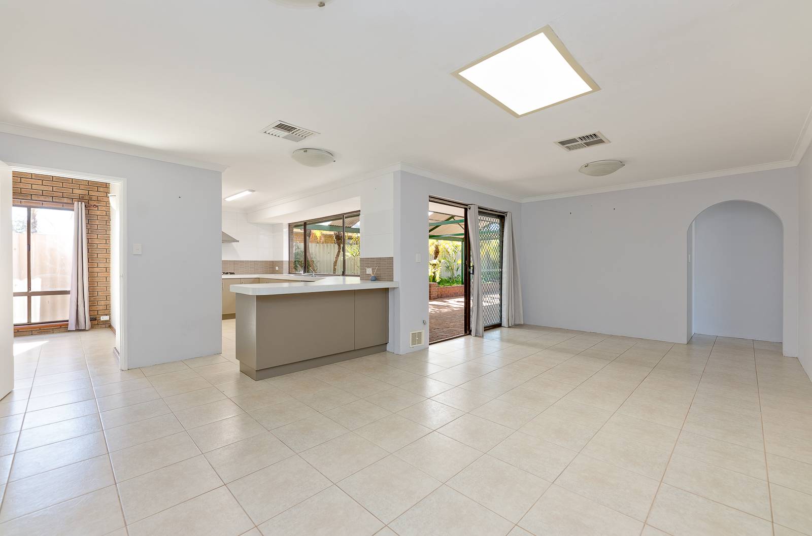 18 Bramble Way, Ballajura - Thumbnail 8