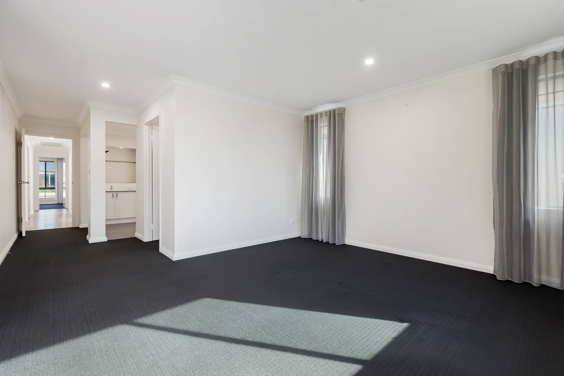 257 Marillana Drive, Golden Bay - Thumbnail 2