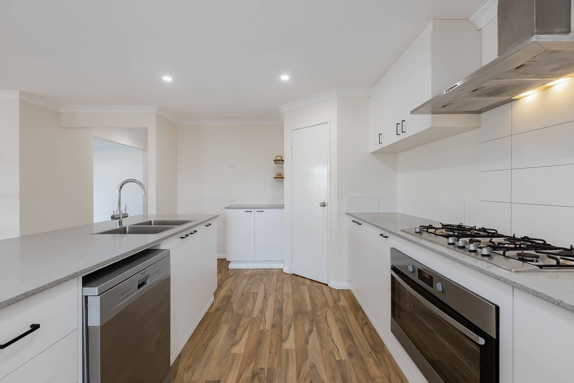 257 Marillana Drive, Golden Bay - Thumbnail 8