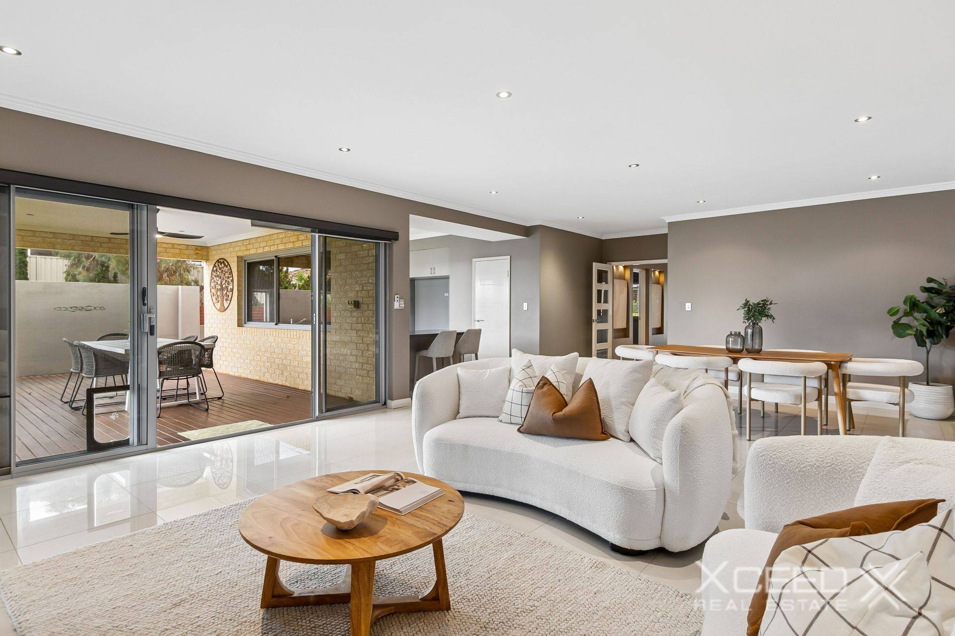 44 Labianca Vista, Carramar - Image 1