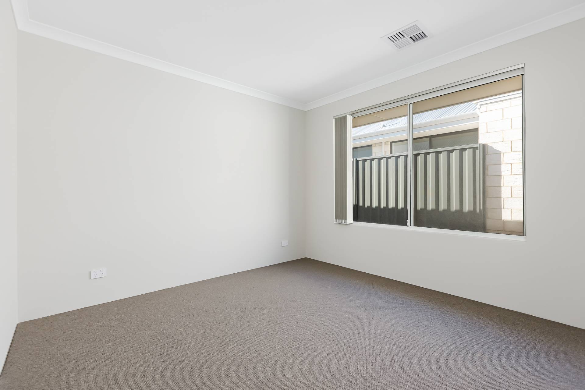 21 Brumlow Way, Lakelands - Thumbnail 3