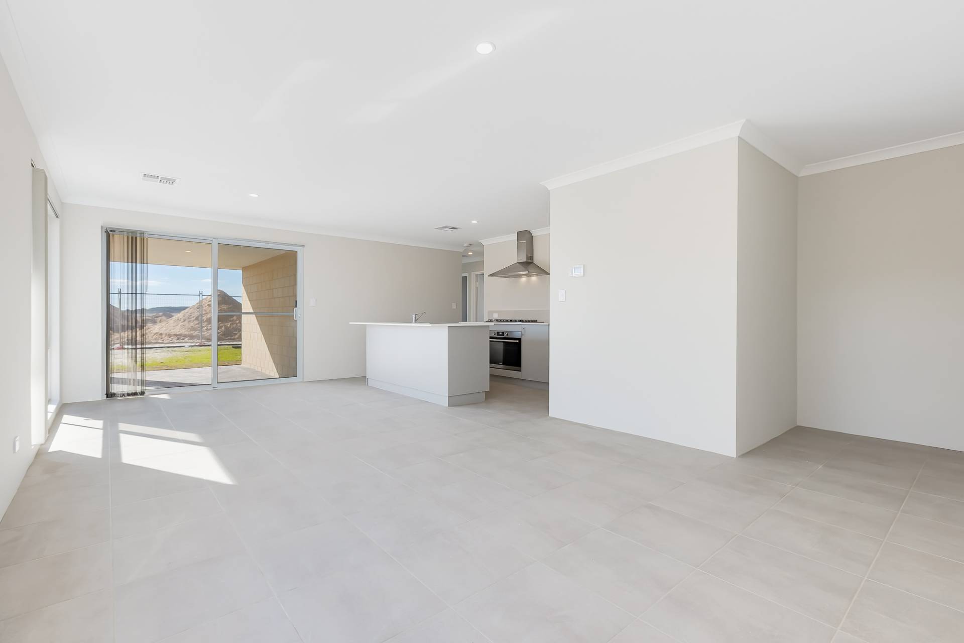 21 Brumlow Way, Lakelands - Thumbnail 7