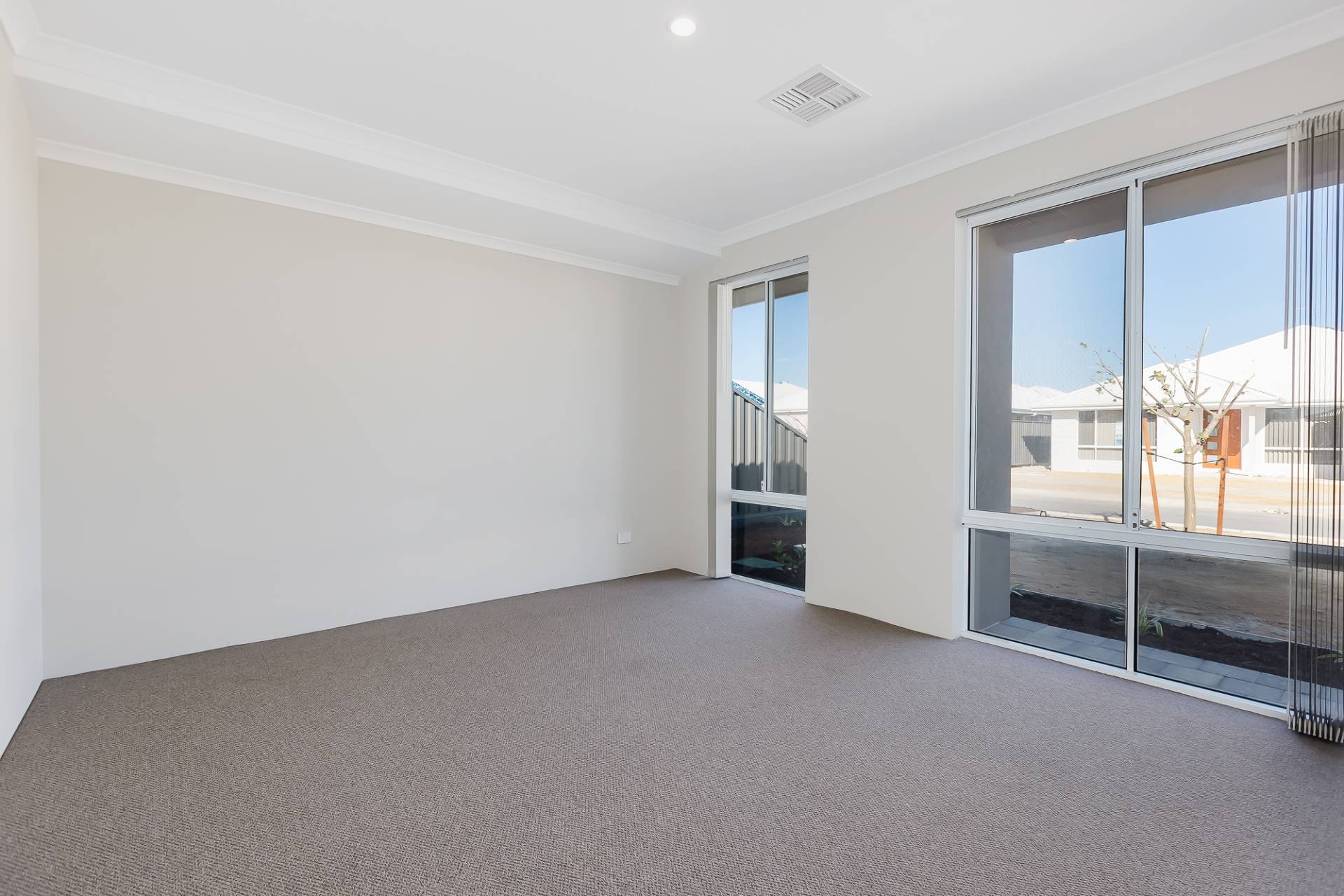 21 Brumlow Way, Lakelands - Thumbnail 2