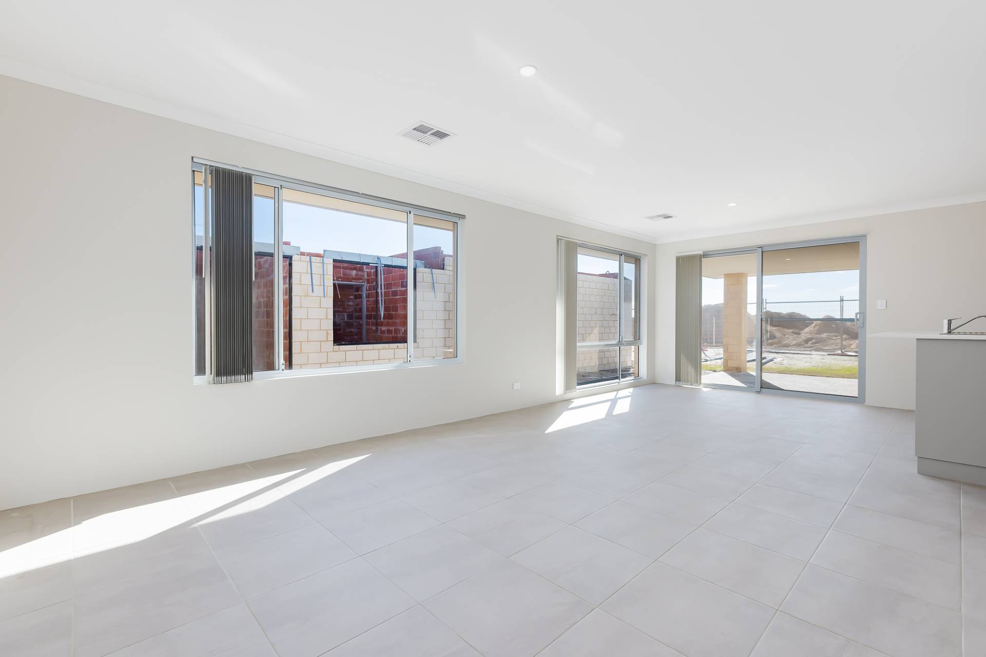 21 Brumlow Way, Lakelands - Thumbnail 6