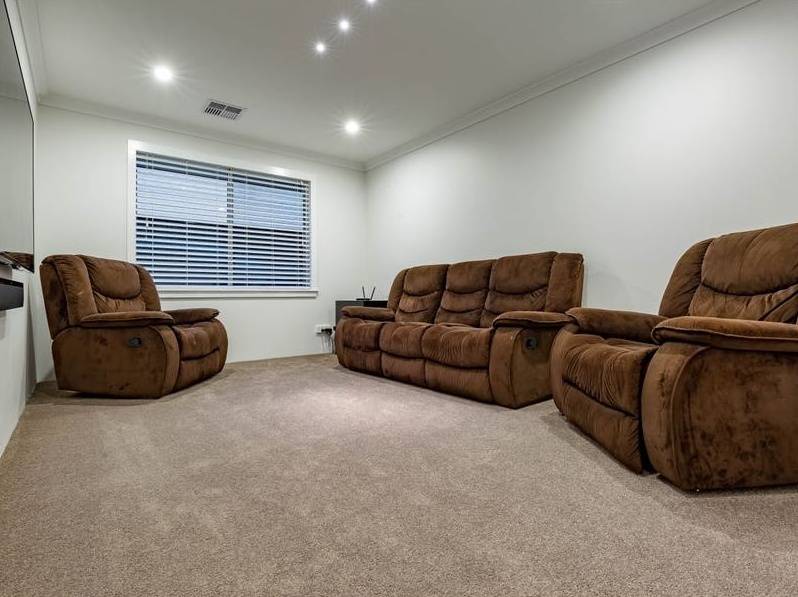 18 Viminea Street, Carramar - Thumbnail 2