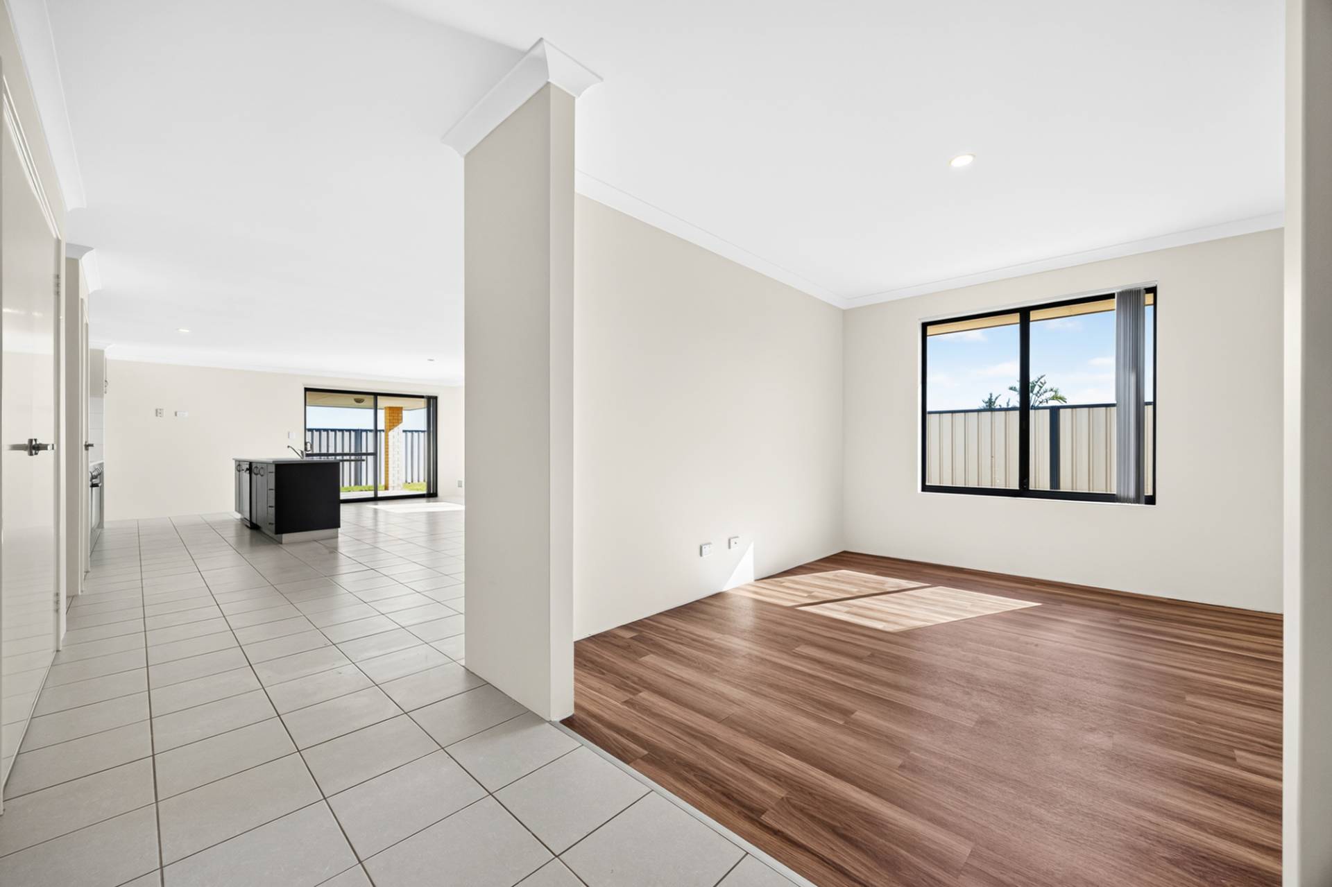 10 St Pierre Loop, Meadow Springs - Thumbnail 2