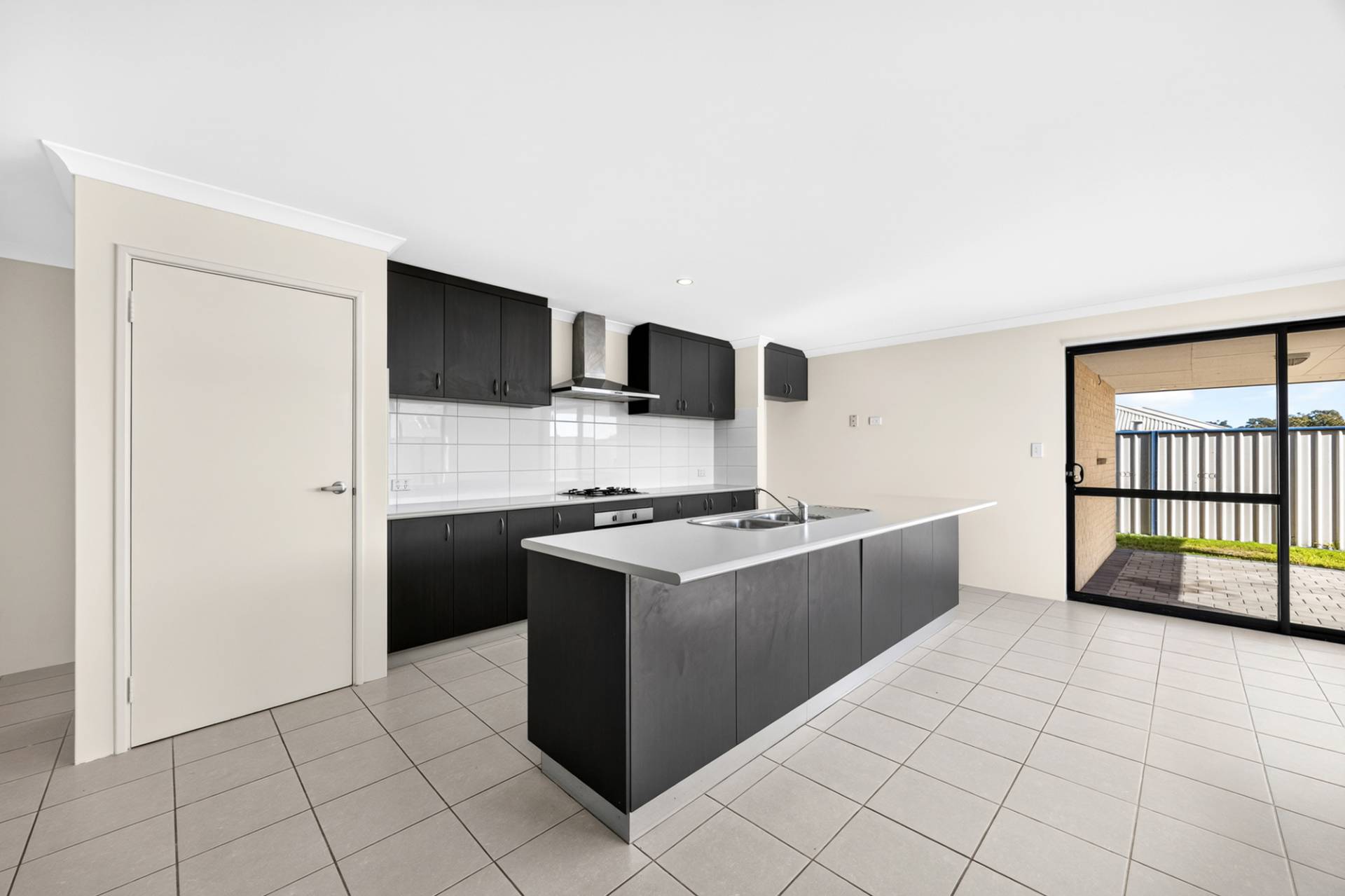 10 St Pierre Loop, Meadow Springs - Thumbnail 8