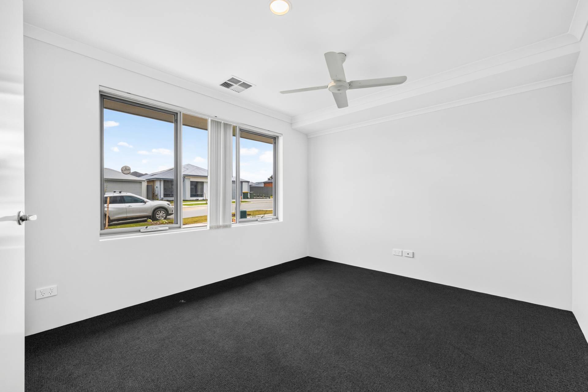 60 Tigermoth Boulevard, Bullsbrook - Thumbnail 2