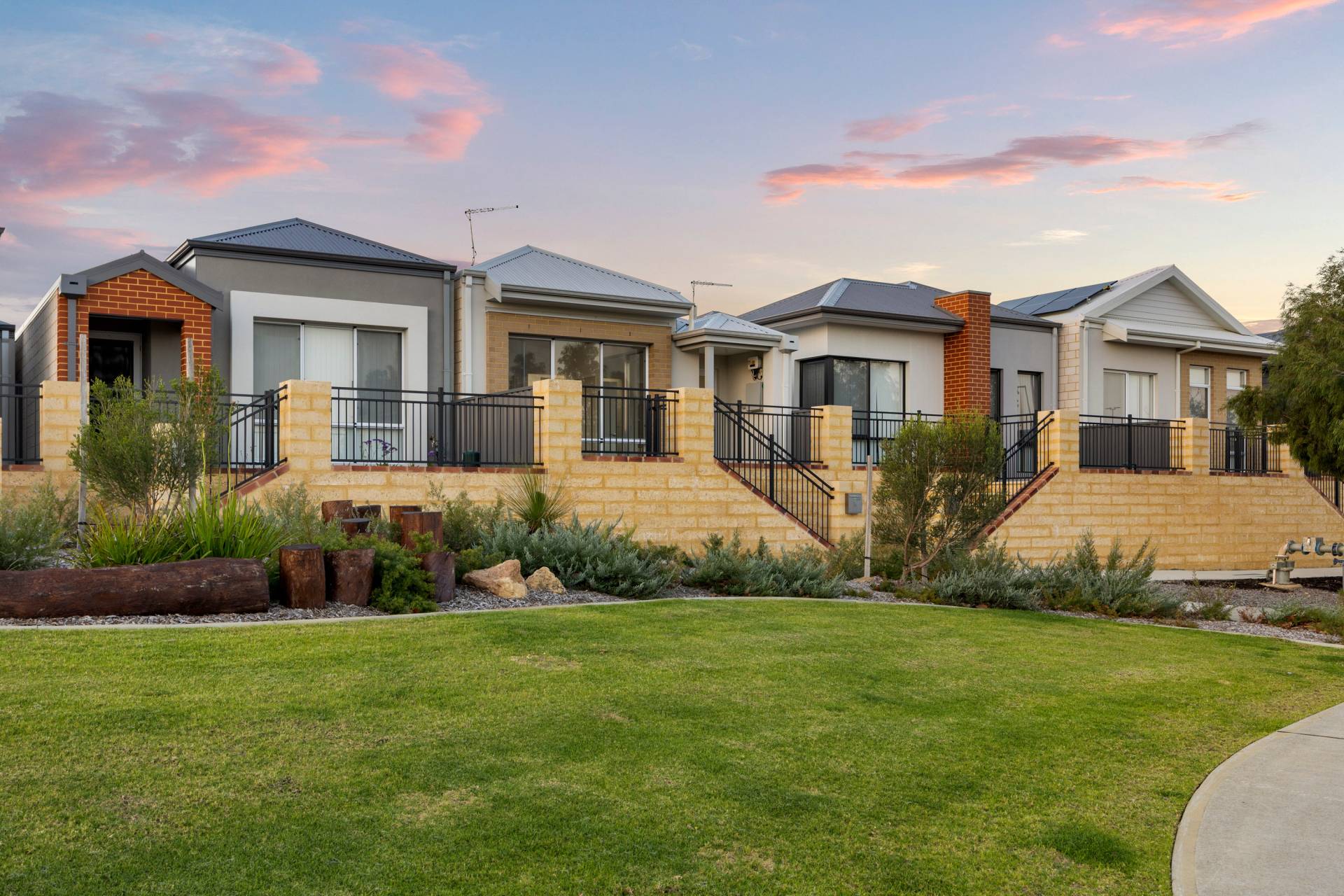 36 Jewel Way, Banksia Grove - Image 1
