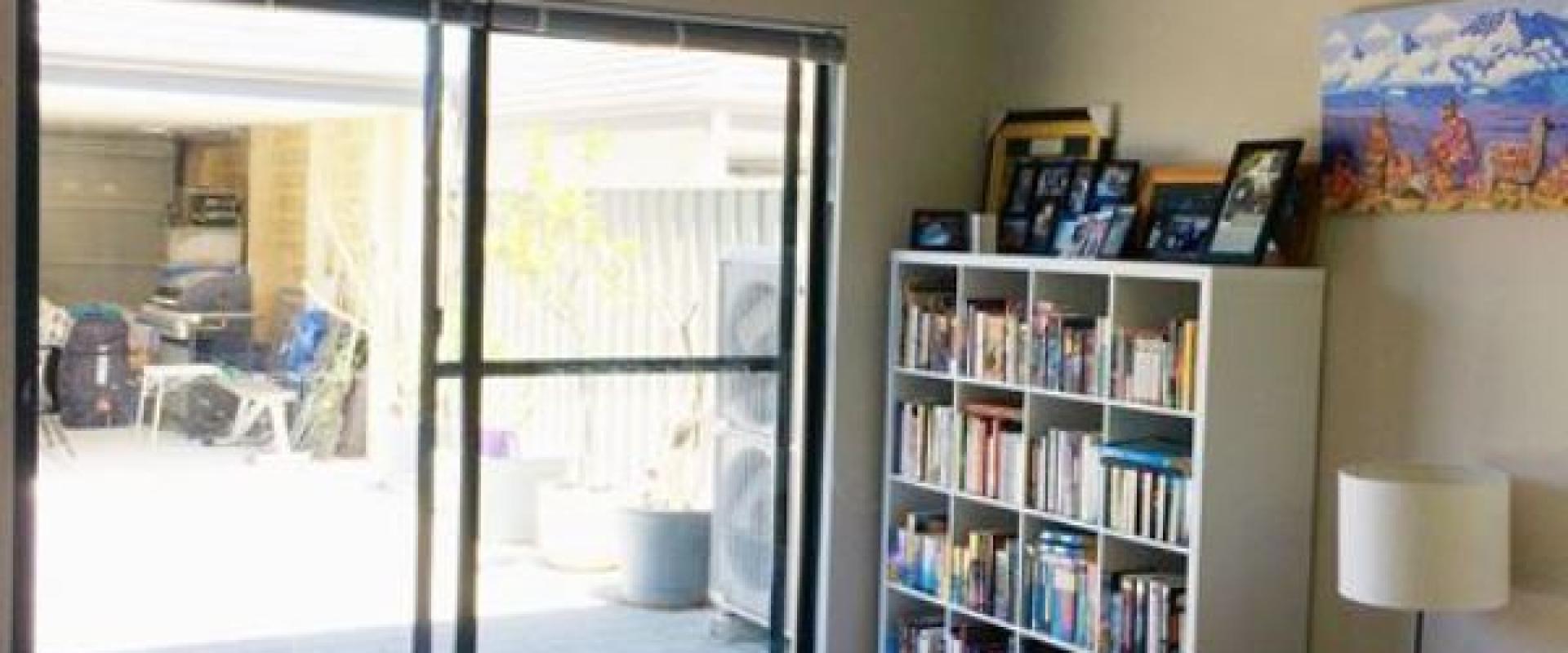 Great Home Located in Catalina Estate!