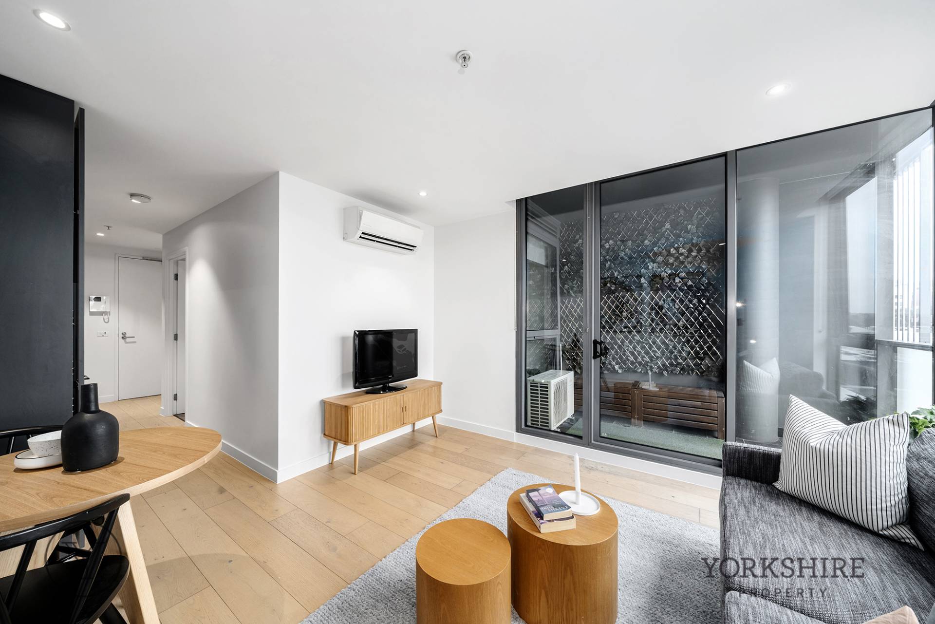 302D/21 Robert St, Collingwood - Thumbnail 3