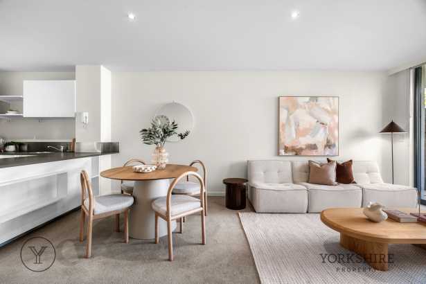 Sleek South Yarra Living