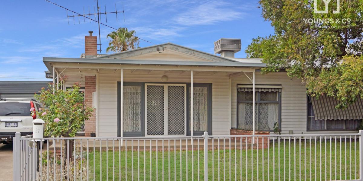 COMFORTABLE AND COSY