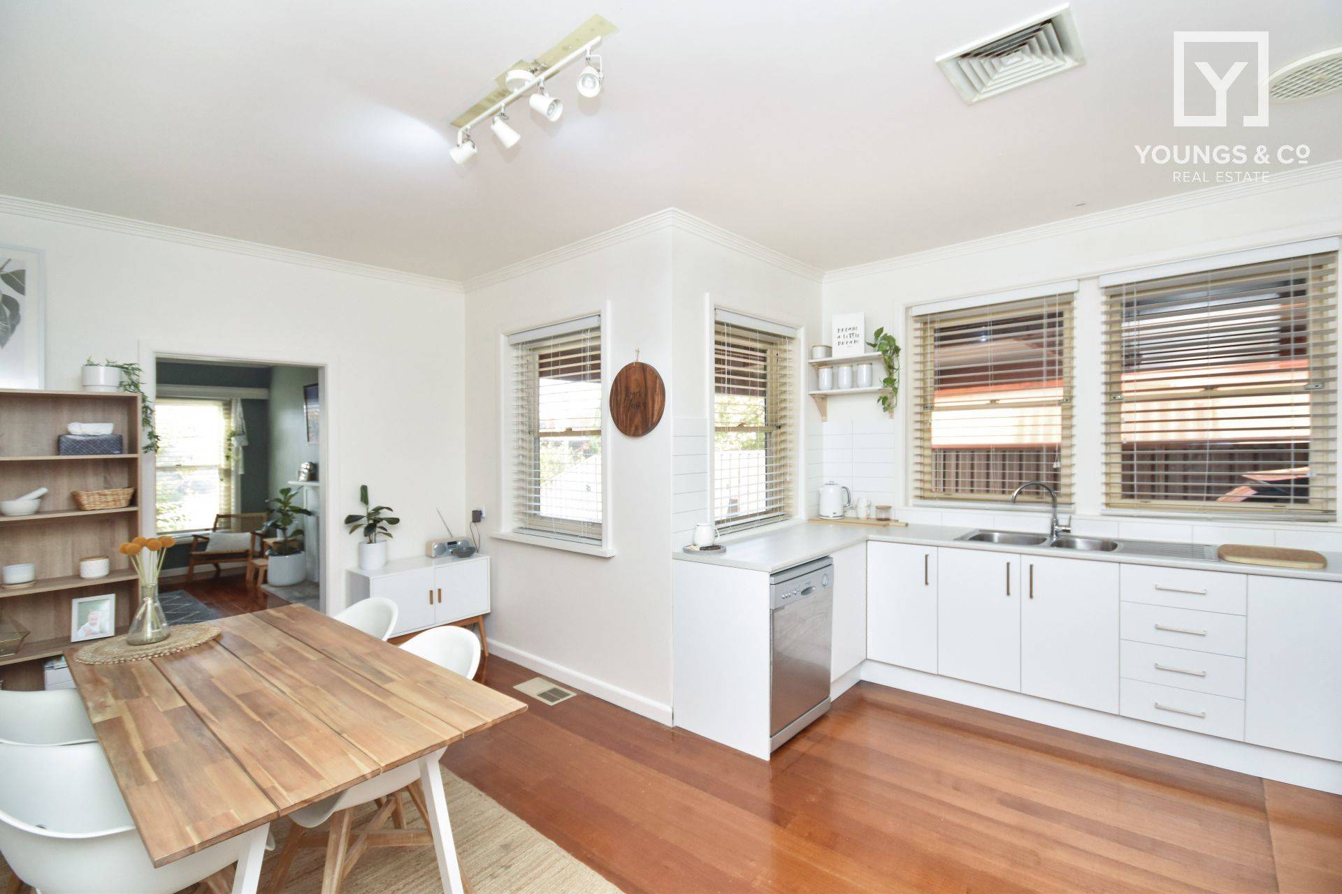 12 Roberts St, Shepparton - Thumbnail 2