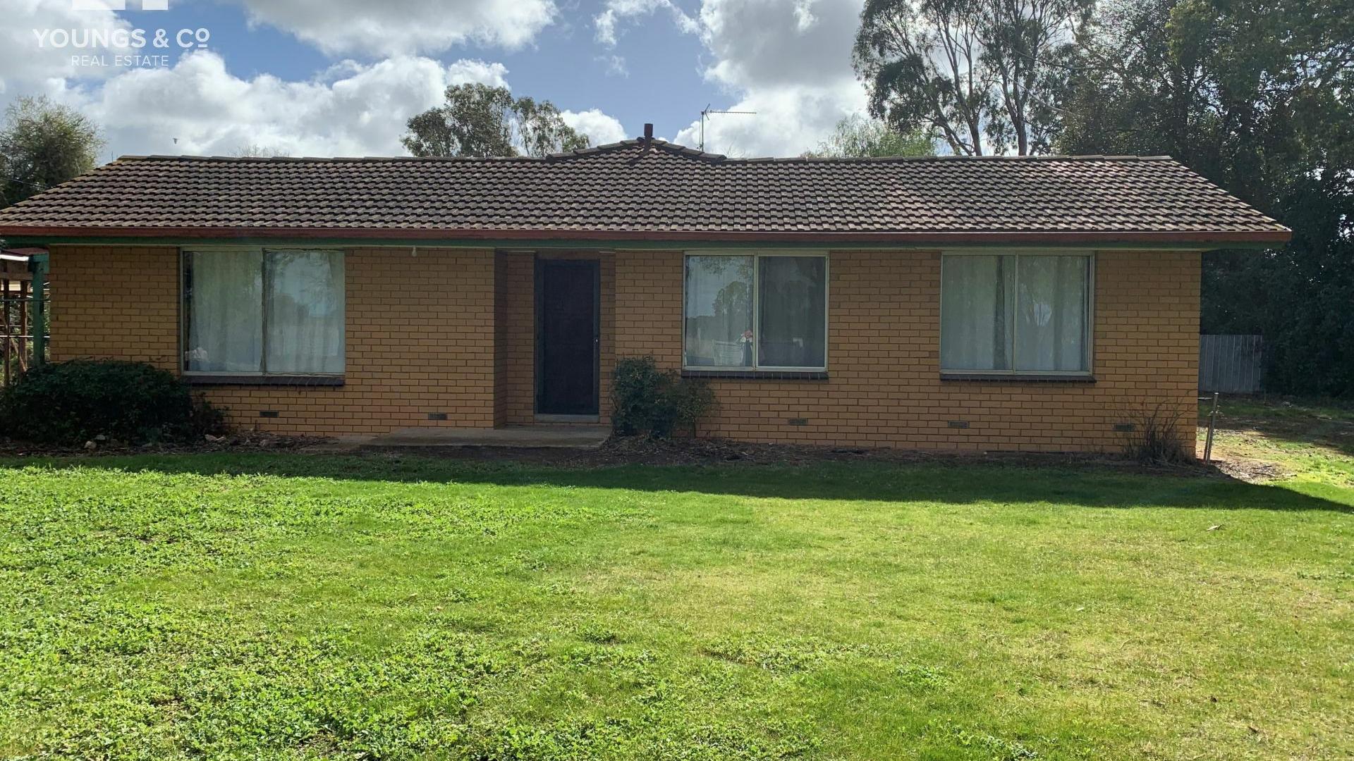 Youngs & Co JUST ON THE OUTSKIRTS OF MOOROOPNA