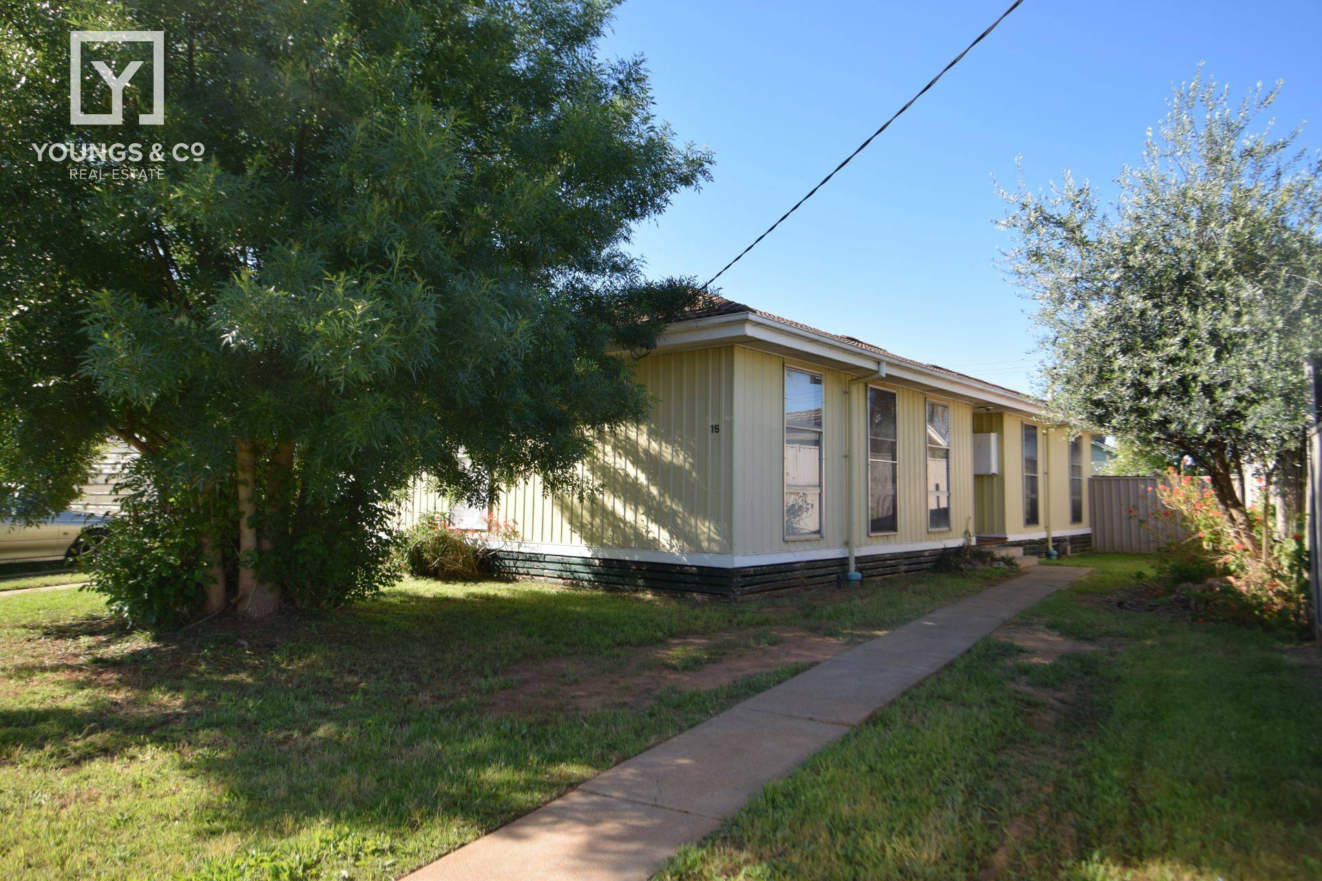 15 Stevens Cres