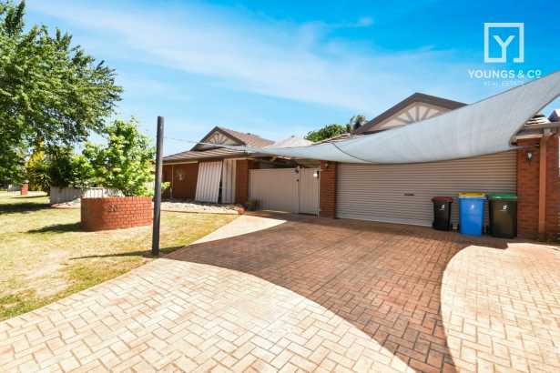 GREAT FAMILY HOME- EXCELLENT LOCATION
