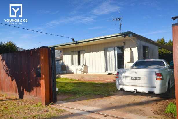 Central Shepparton - 1 Bedroom Home - or Development Site