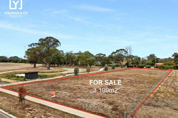 Overlook Beautiful Water Views - 3,199m2 Block - Lauriston Estate