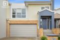 Relaxing Bushland & Lake Views - 3 Bedroom Townhouse - Close to SAM