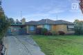 Cosy 3 bedroom home close to schools and shops!