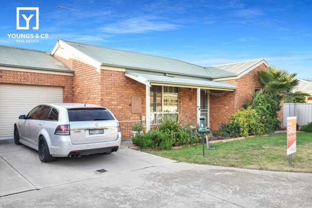 Spacious Town House in one of Mooroopna's Best Locations!