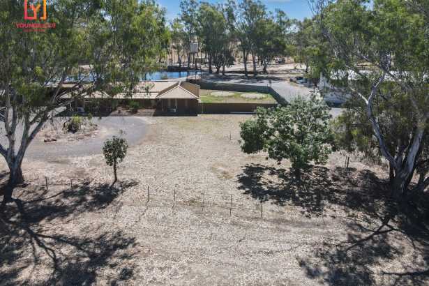 Lifestyle Opportunity – 5.85 hectares – Creek Backdrop 3 Bedrooms + Study – Large (12m x 18m) Workshop