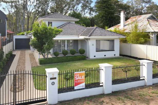 Rarely Offered for Sale Location - River Backdrop - "The Toorak of Mooroopna"