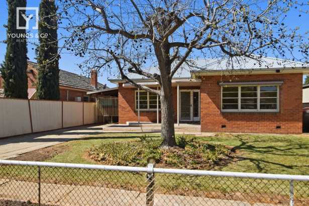 Central Position – Charming Home with Character
