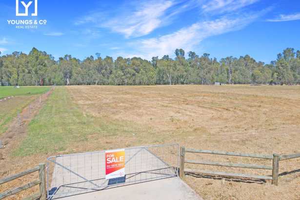 A Rare Find - 2.013 hectares (approximately 5 Acres) Home Site with Goulburn River Backdrop!
