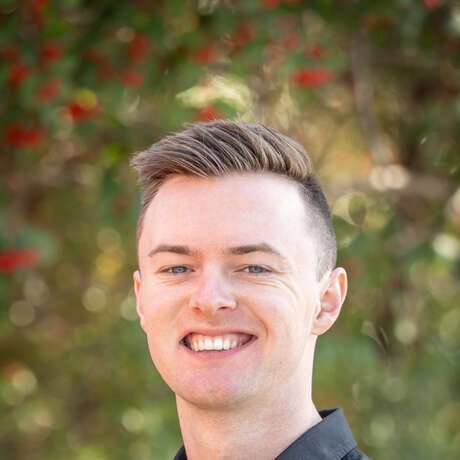 Oliver Beaumont photo