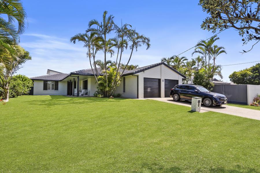 Recently renovated opposite the beach