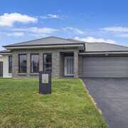 14 McGrath Place, Goulburn