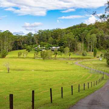 Bill, Roslyn & Jos Cooper testimonial image