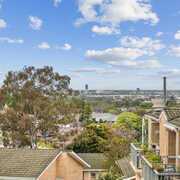 Excellent Communication and went out of his way to help me.