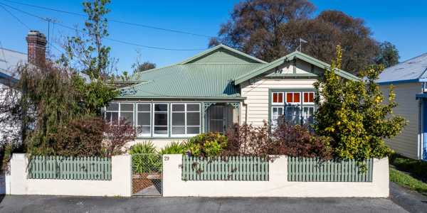 Yasmin Ahmadi and Daniel May testimonial image